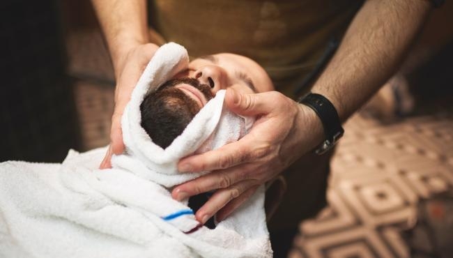 Barba + taglio + shampoo per uomo
